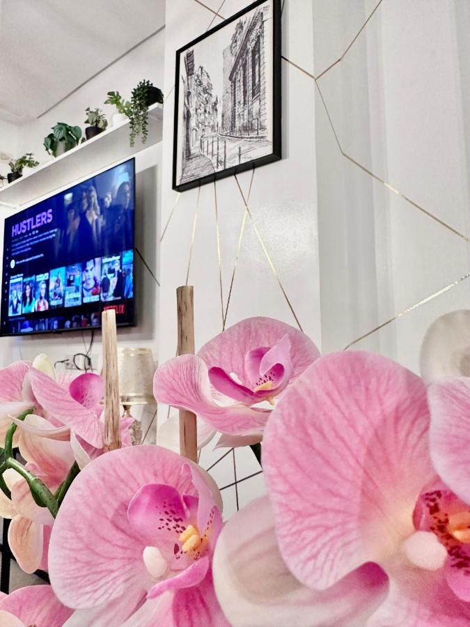 Aesthetic One Bedroom Beside Sm W Pool, Wifi And Netflix Cagayan de Oro Exterior photo