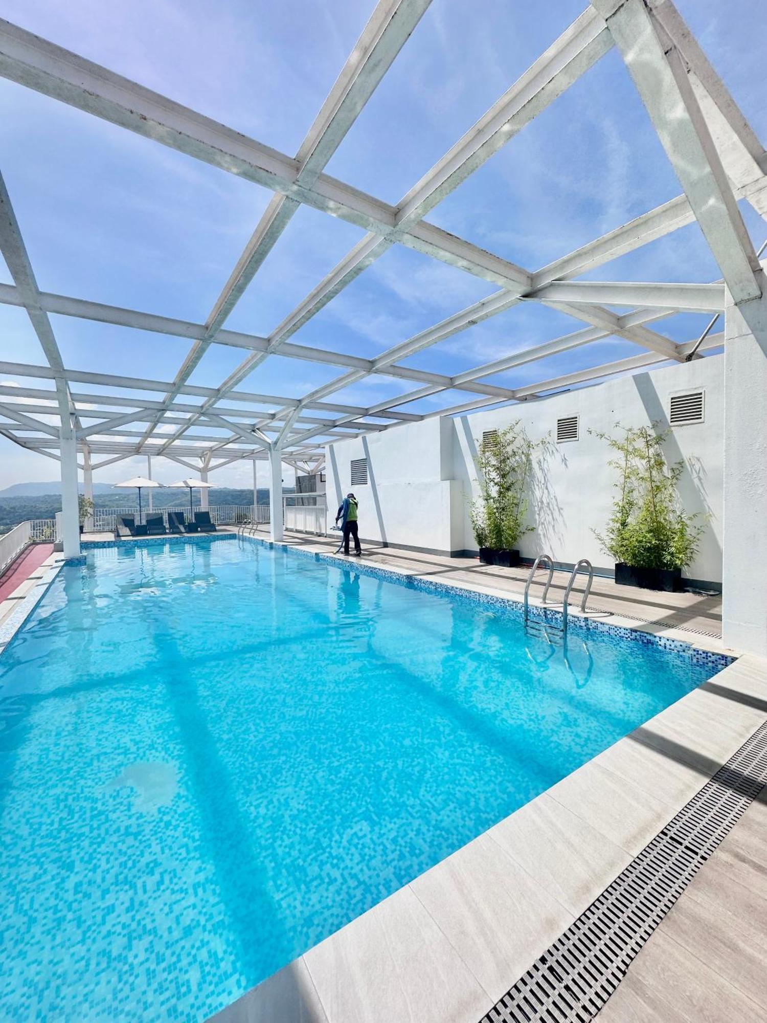 Aesthetic One Bedroom Beside Sm W Pool, Wifi And Netflix Cagayan de Oro Exterior photo