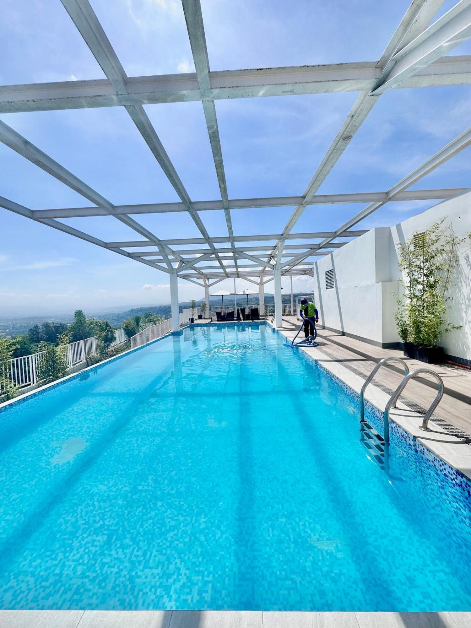 Aesthetic One Bedroom Beside Sm W Pool, Wifi And Netflix Cagayan de Oro Exterior photo